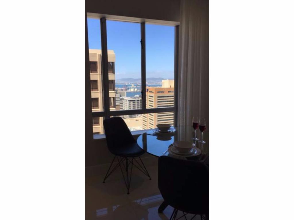 Triangle Luxury Suites By Totalstay Kapstaden Exteriör bild
