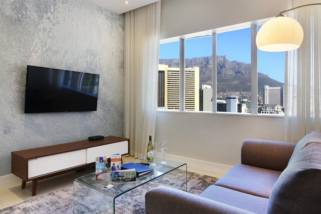 Triangle Luxury Suites By Totalstay Kapstaden Exteriör bild