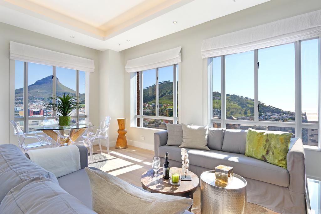 Triangle Luxury Suites By Totalstay Kapstaden Exteriör bild
