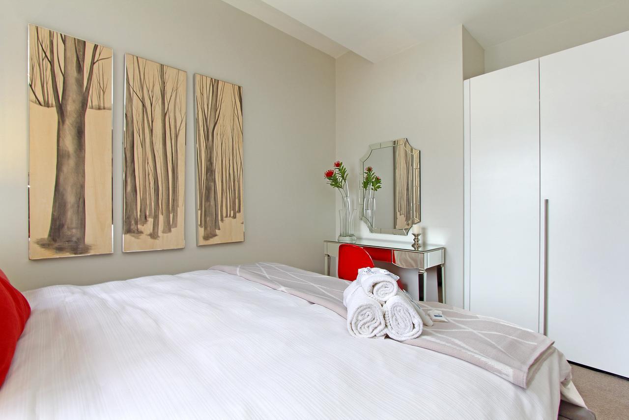 Triangle Luxury Suites By Totalstay Kapstaden Exteriör bild