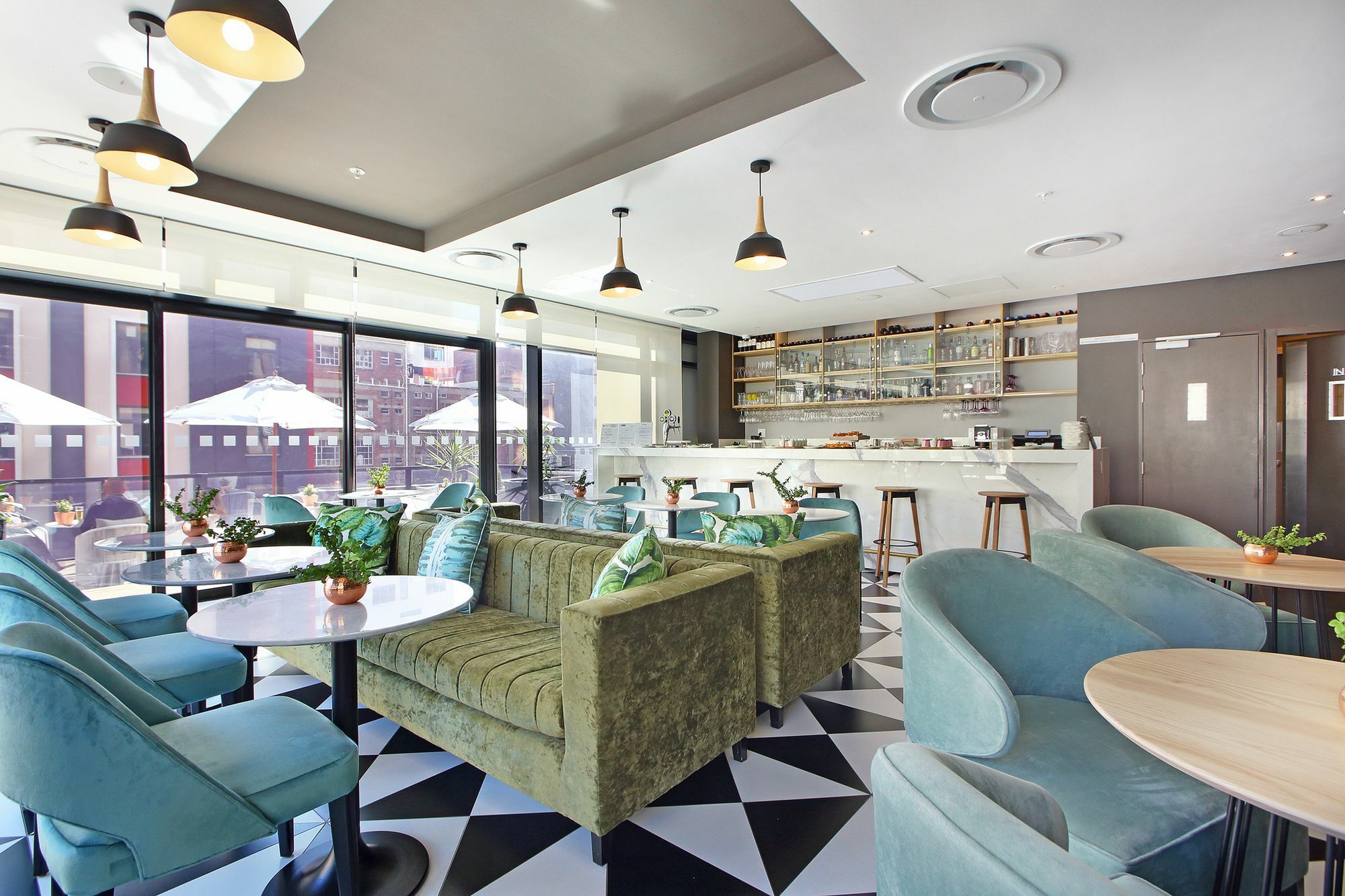 Triangle Luxury Suites By Totalstay Kapstaden Exteriör bild