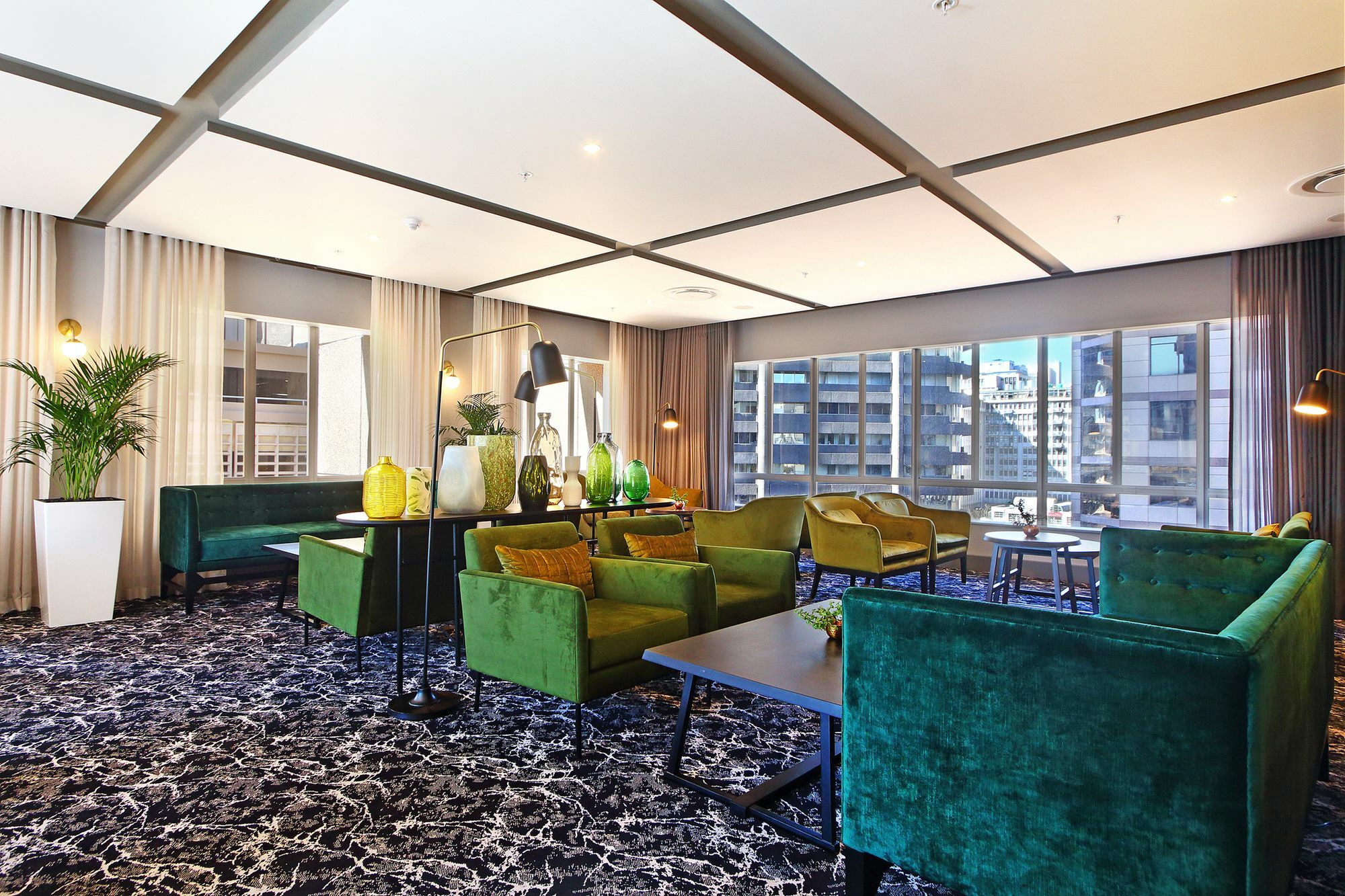 Triangle Luxury Suites By Totalstay Kapstaden Exteriör bild
